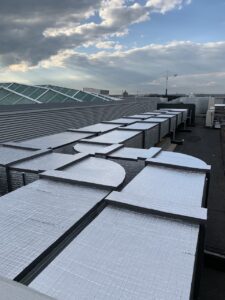 Rooftop ductwork with thermal break insulation during installation